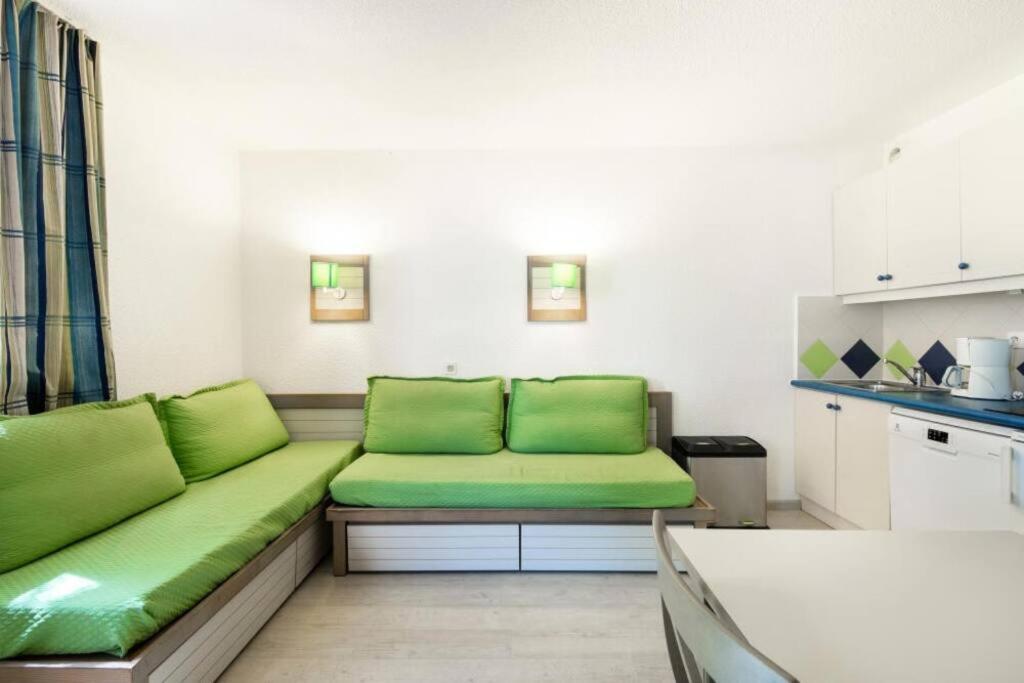 Bel Appartement Vue Sur Piscine 1 Chambre Fermee Et 1 Espace Cabine Saint-Raphael (Var) Exterior photo
