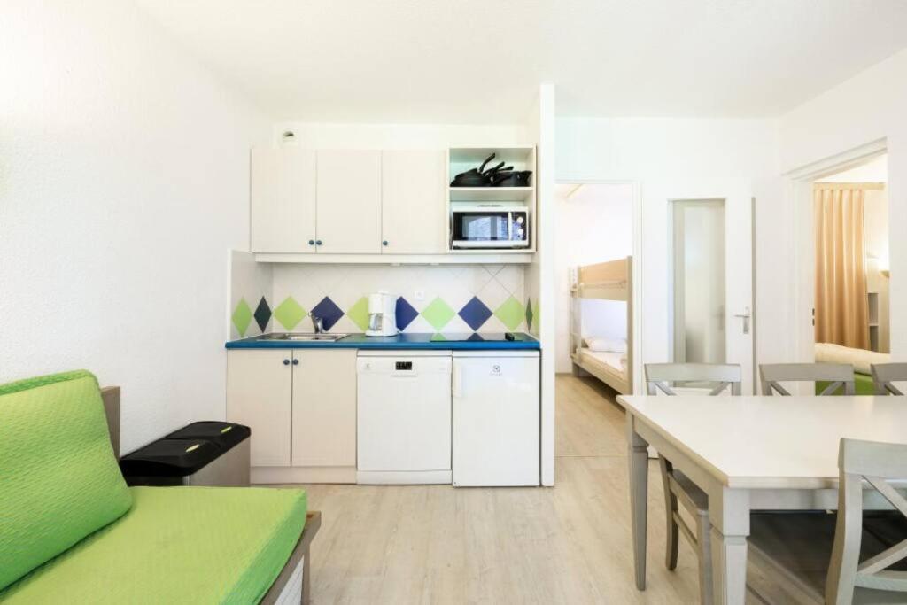Bel Appartement Vue Sur Piscine 1 Chambre Fermee Et 1 Espace Cabine Saint-Raphael (Var) Exterior photo