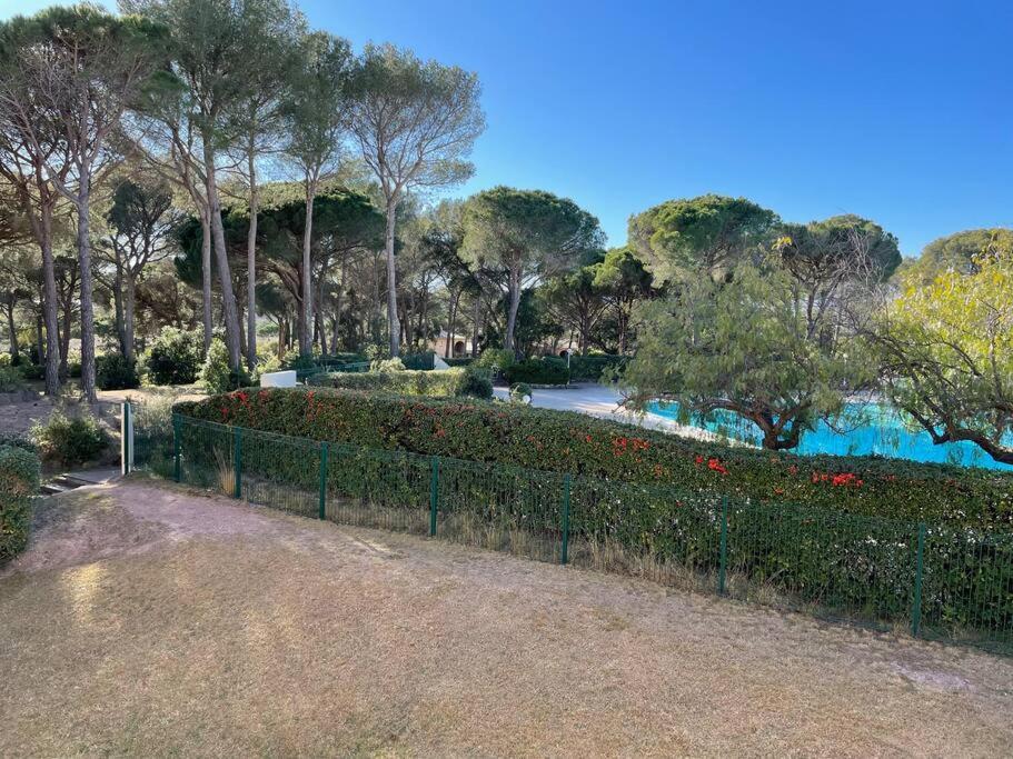 Bel Appartement Vue Sur Piscine 1 Chambre Fermee Et 1 Espace Cabine Saint-Raphael (Var) Exterior photo